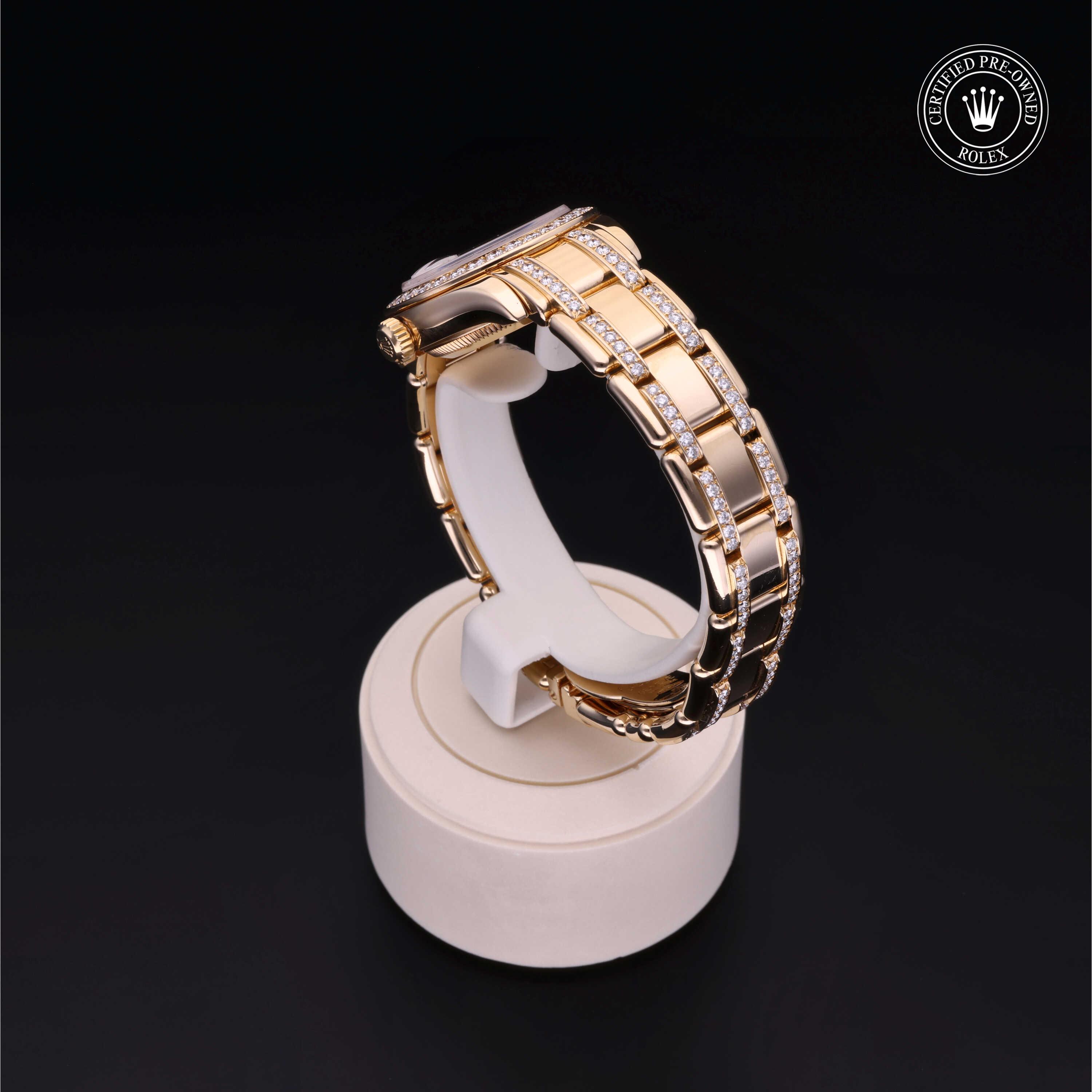 Oyster Perpetual Pearlmaster 29