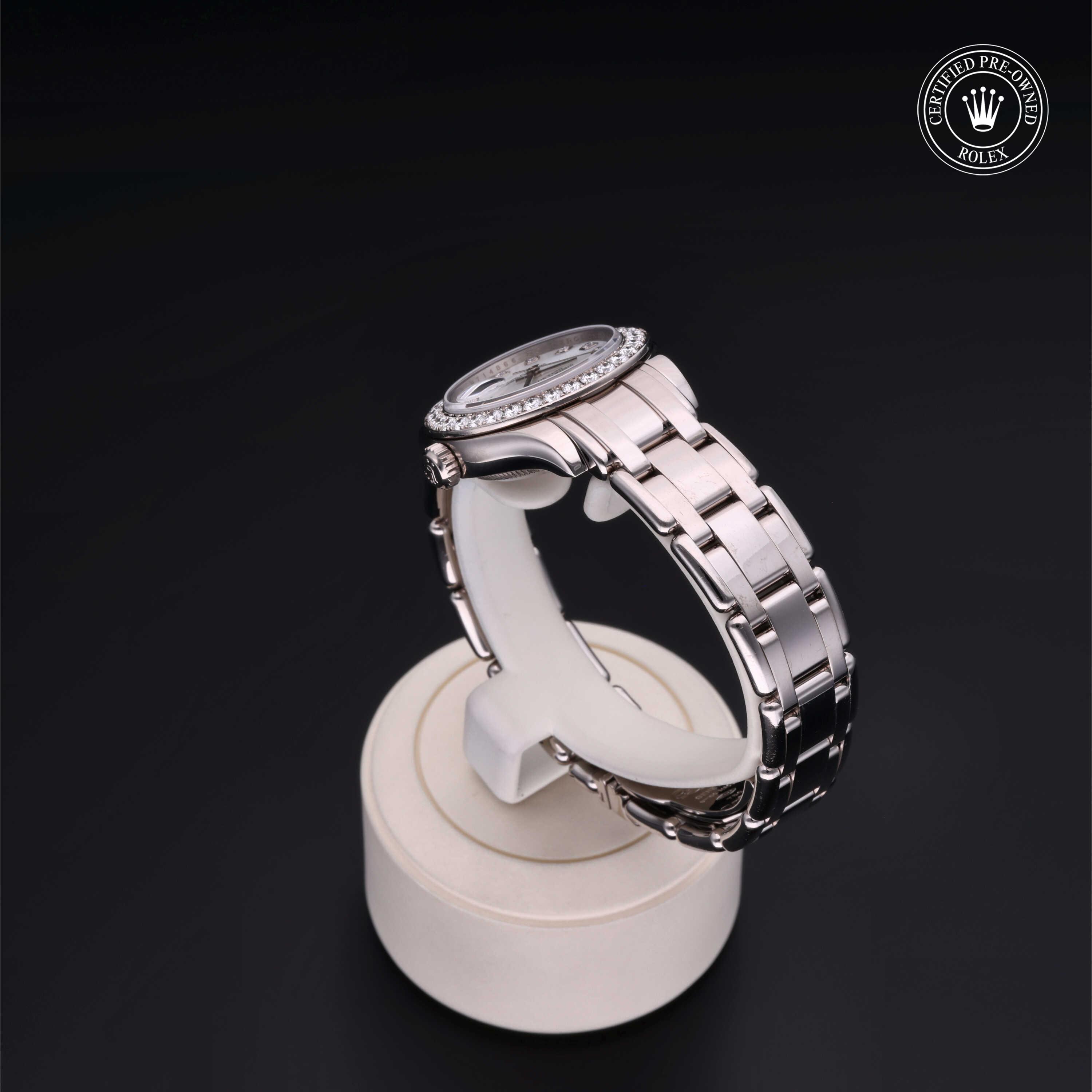 Oyster Perpetual Pearlmaster 29
