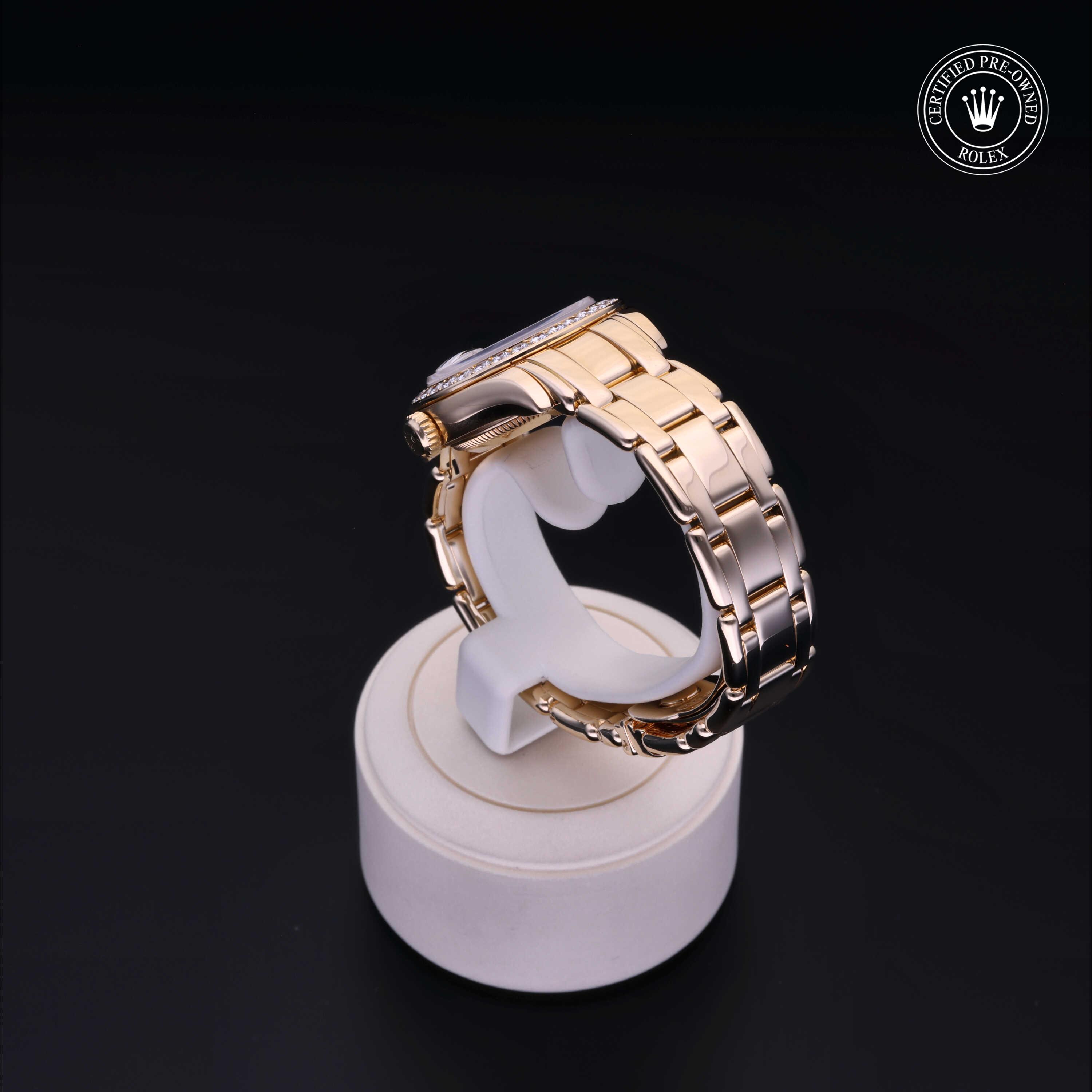 Oyster Perpetual Pearlmaster 29