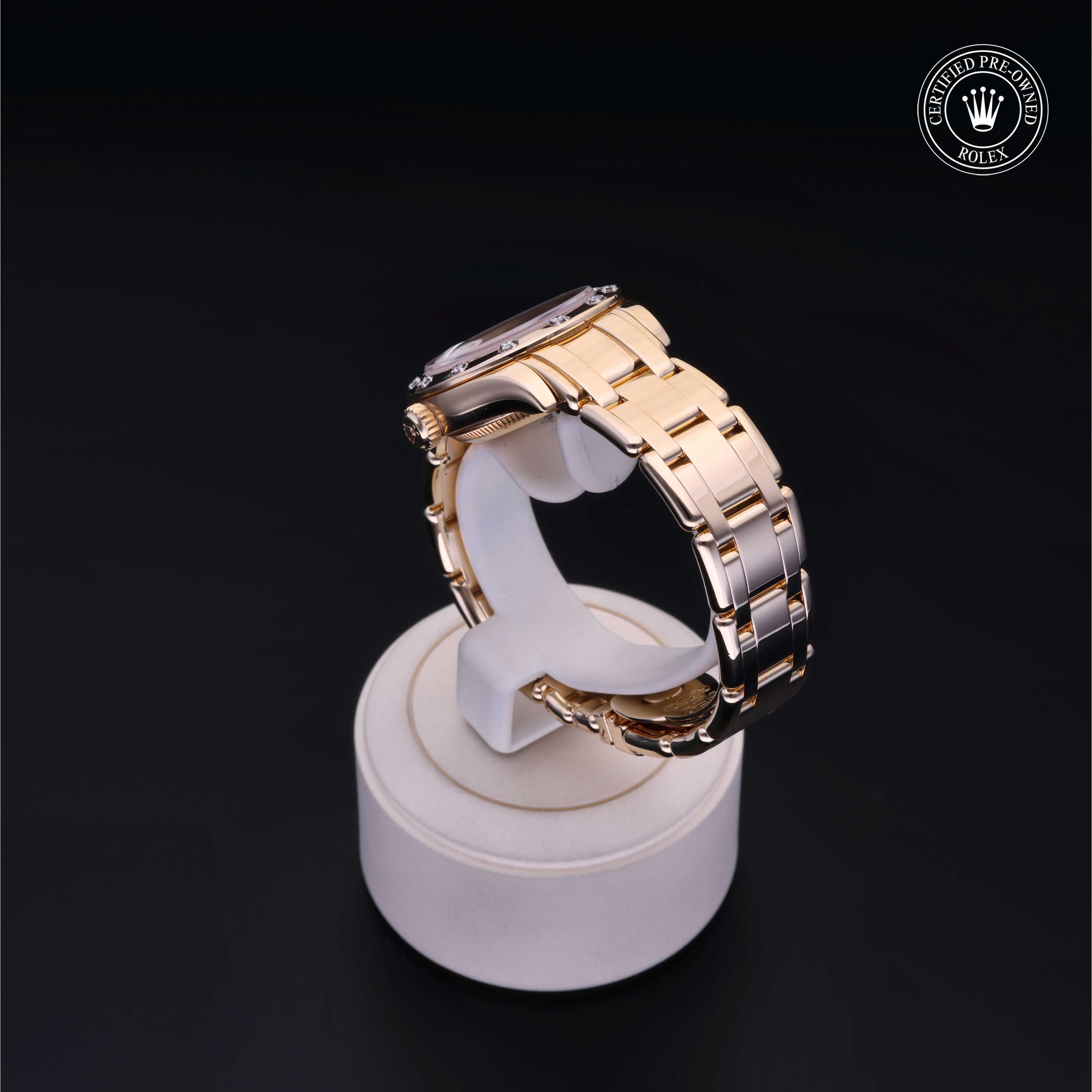 Oyster Perpetual Pearlmaster 29