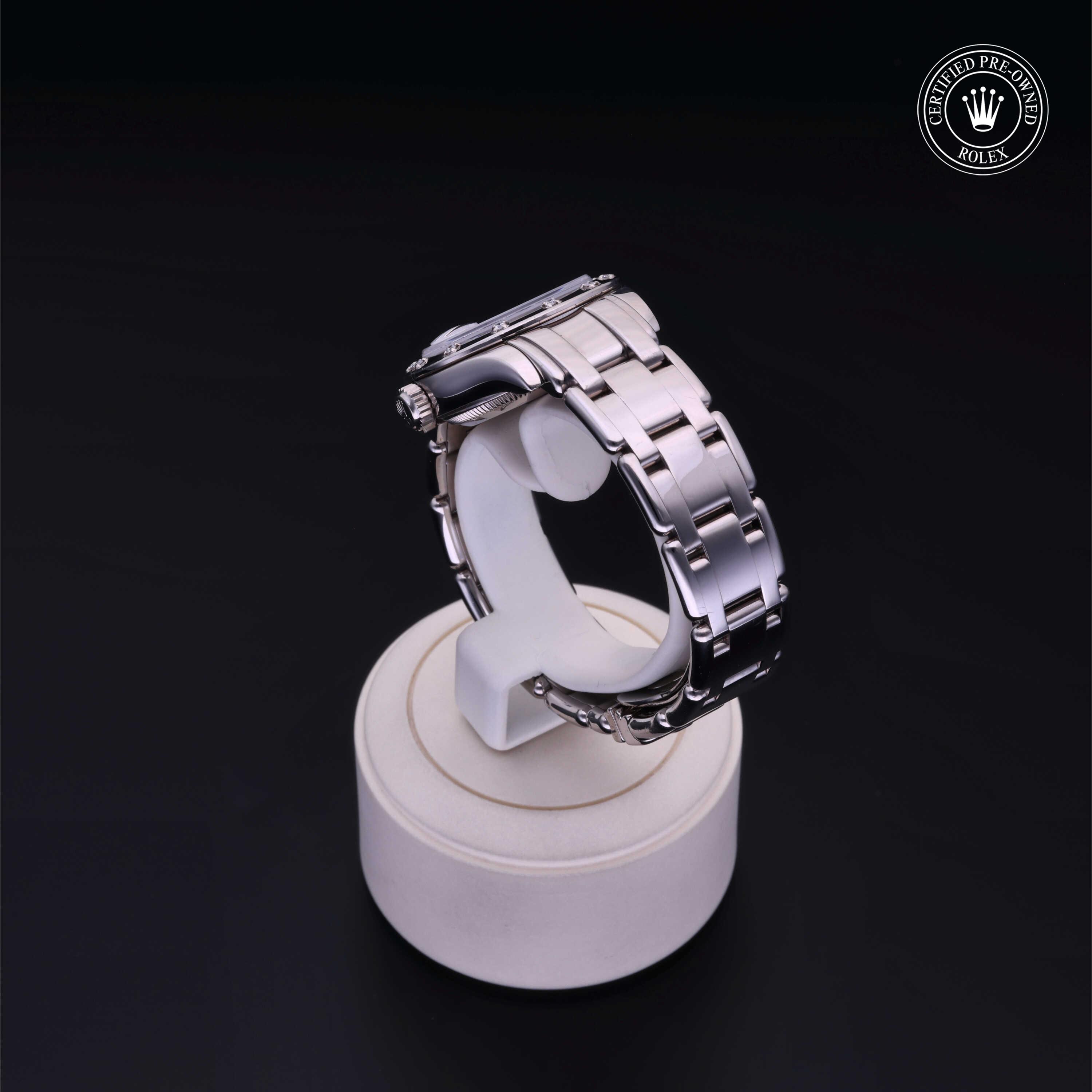 Oyster Perpetual Pearlmaster 29