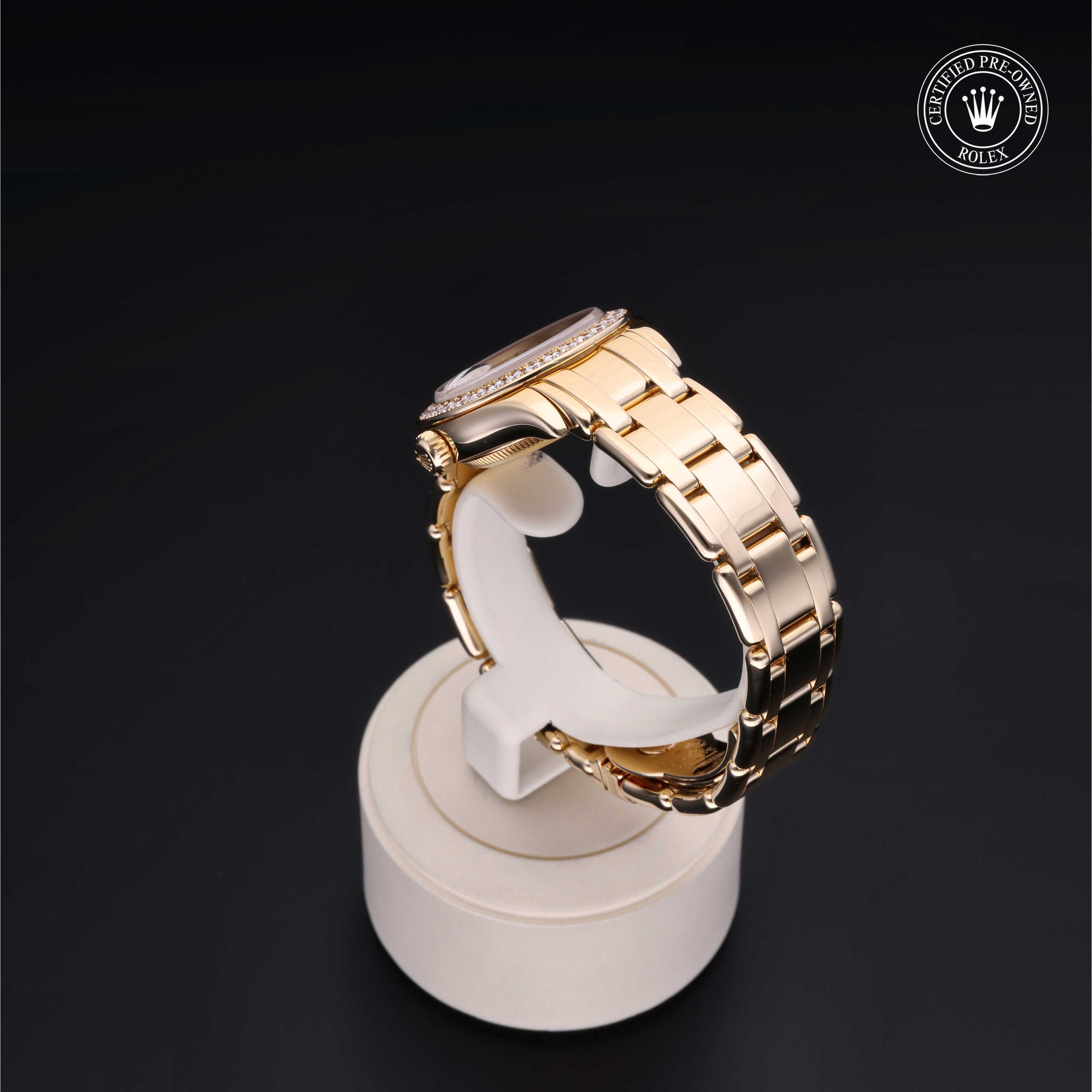 Oyster Perpetual Pearlmaster 29