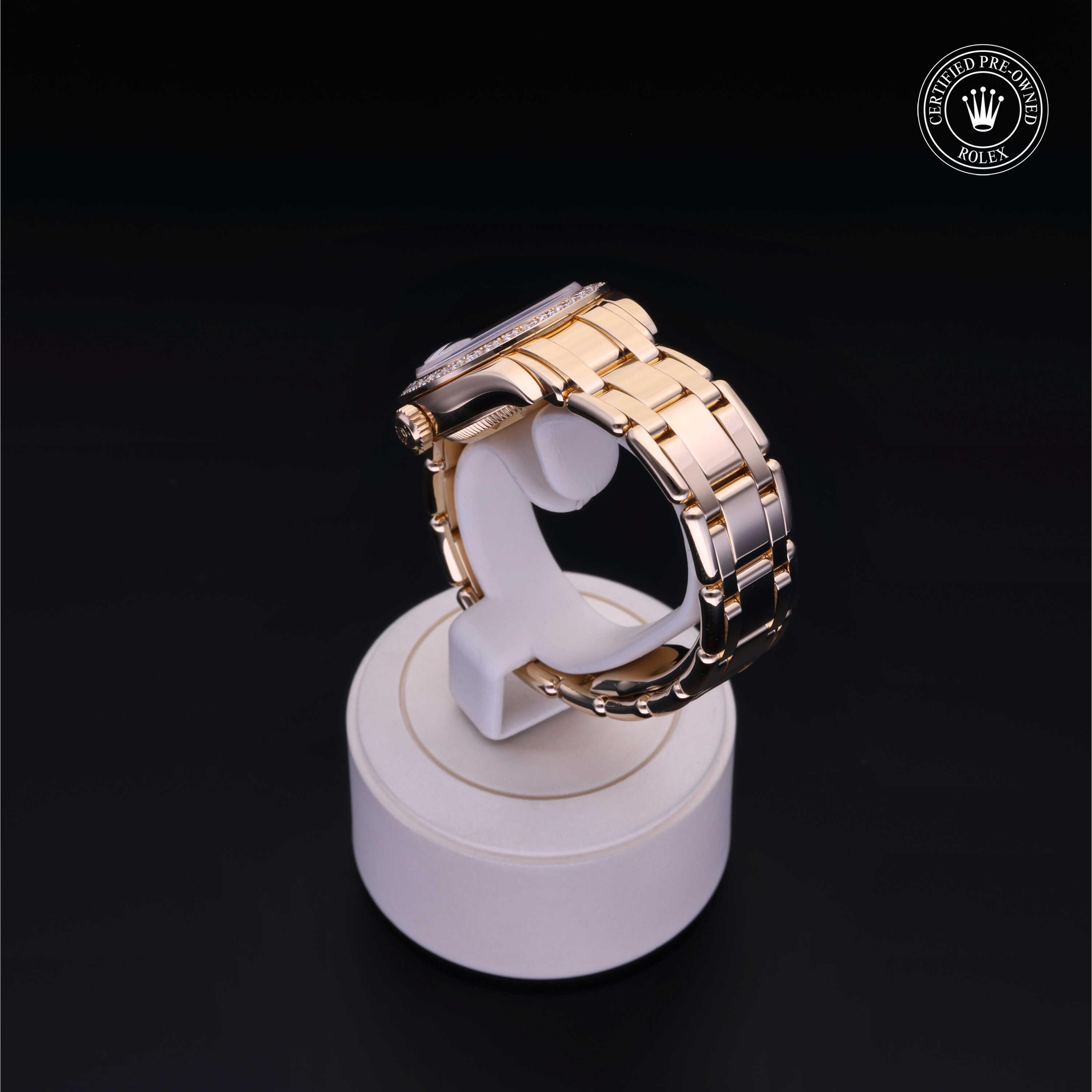 Oyster Perpetual Pearlmaster 29