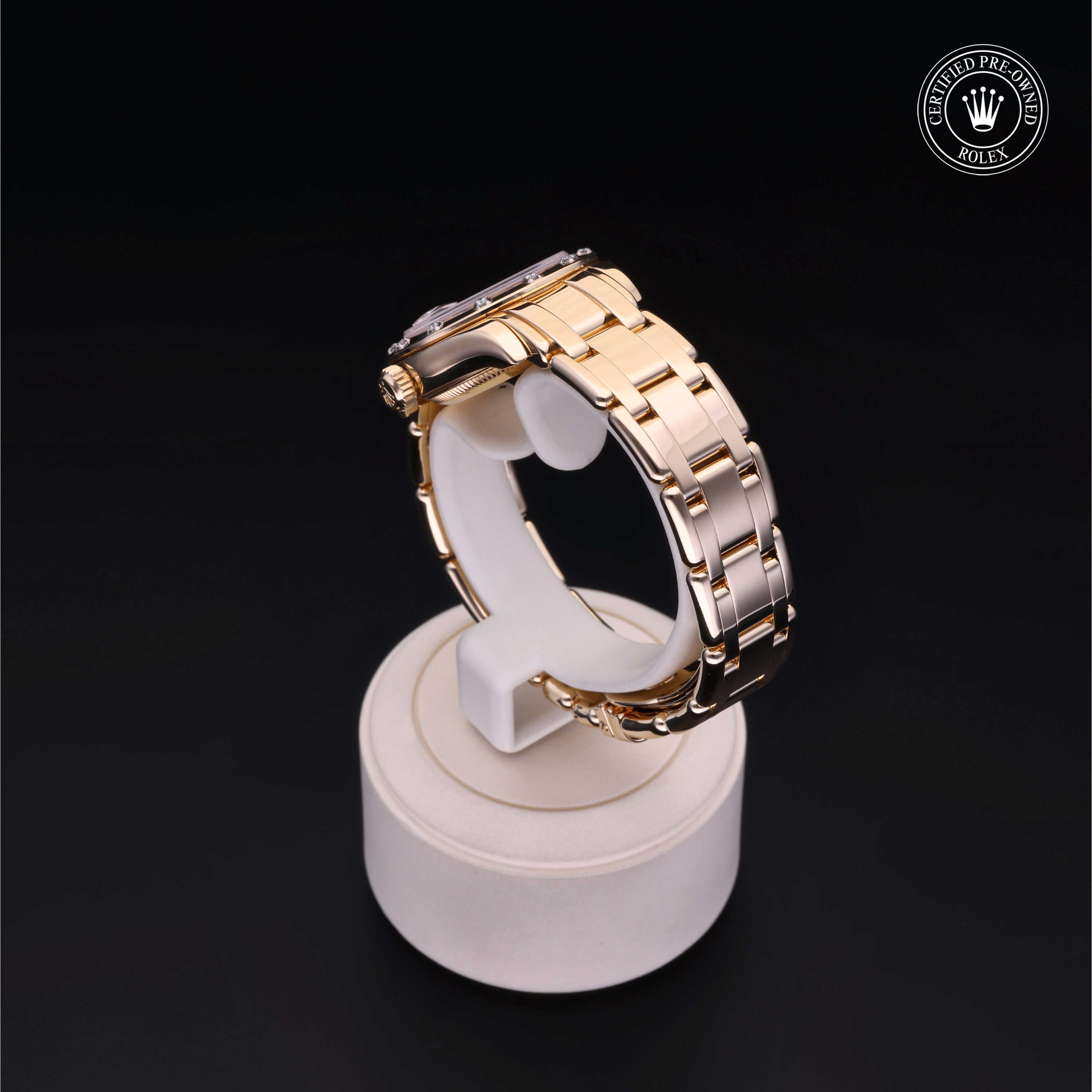 Oyster Perpetual Pearlmaster 29
